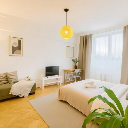 Budovatelska Apartament *